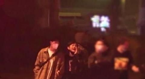 老岳最新爆料新闻视频